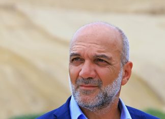 Δήλωση Χατζηκυριάκου Βαγγέλη: “Ο κ. Εσερίδης, έτοιμος να υποκαταστήσει όλες τις υπηρεσίες του Δήμου Αλμυρού.